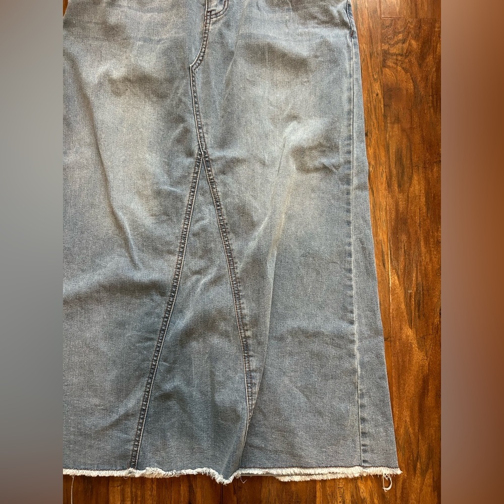 Long Denim Skirt With Pockets Frayed Hem Women’s Size 10 Y2K Fall - Picture 3 of 10